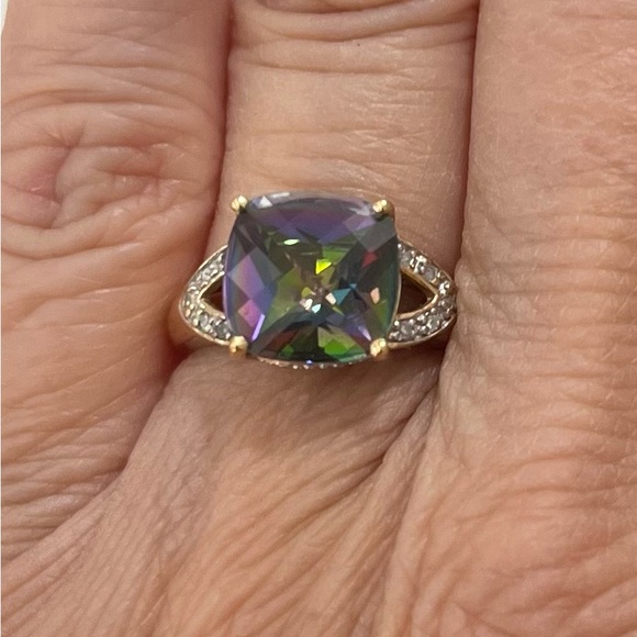 Yellow Gold Ring Mystic Topaz Cushion Cut set in 10kt Diamond Accent…